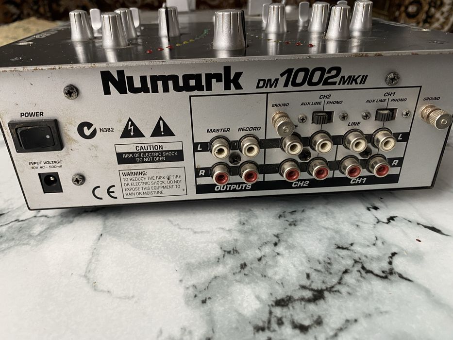 Продам DJ-микшер