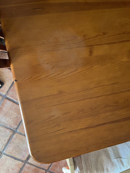 Mesa de jantar extensivel em madeira + cadeiras