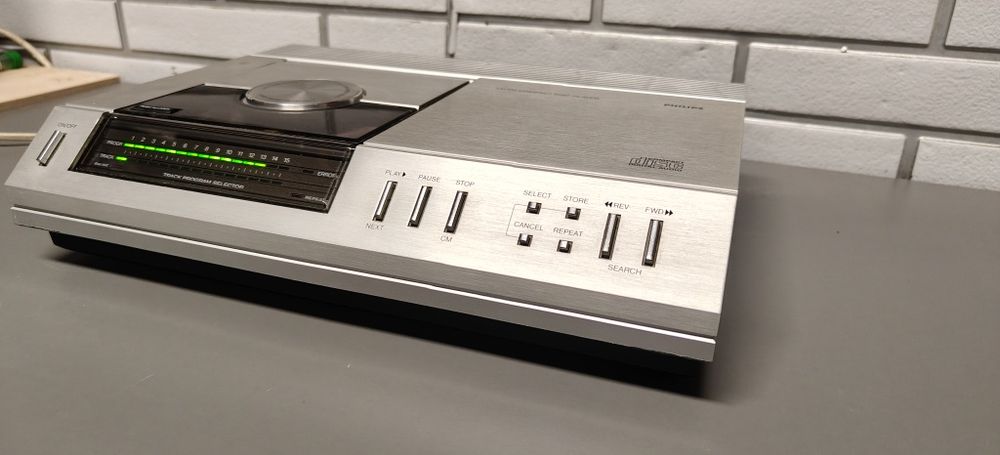 Audiofilski odtwarzacz CD PHILIPS CD-100. Analog 2xTDA 1540