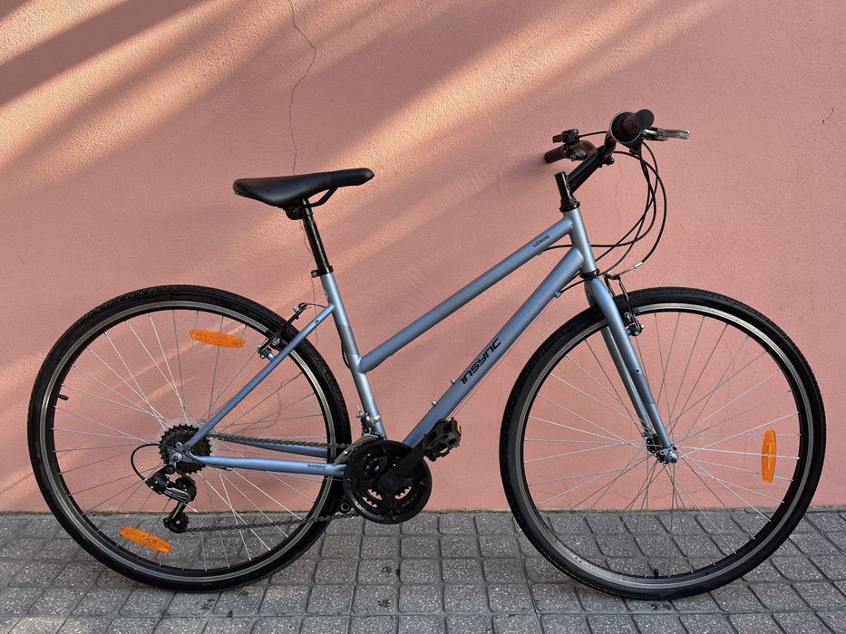 Bicicleta Cidade/Passeio Roda 28"/700c - COMO NOVA