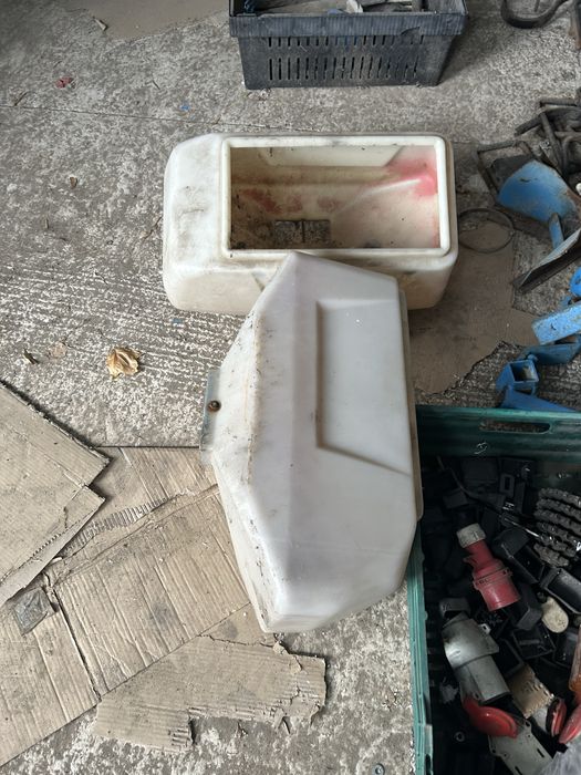 Sprzedam zbiorniki plastikowe  siewnik Monosem