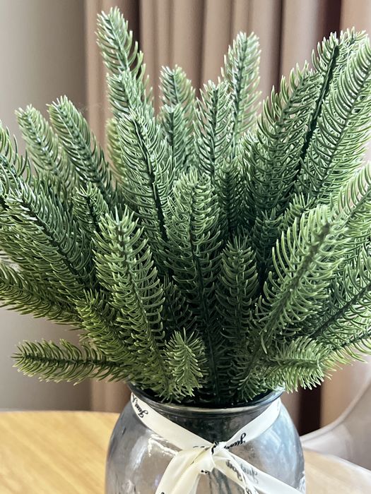 Штучні гілки ялинки та кедру ,туя, гілка сердечком