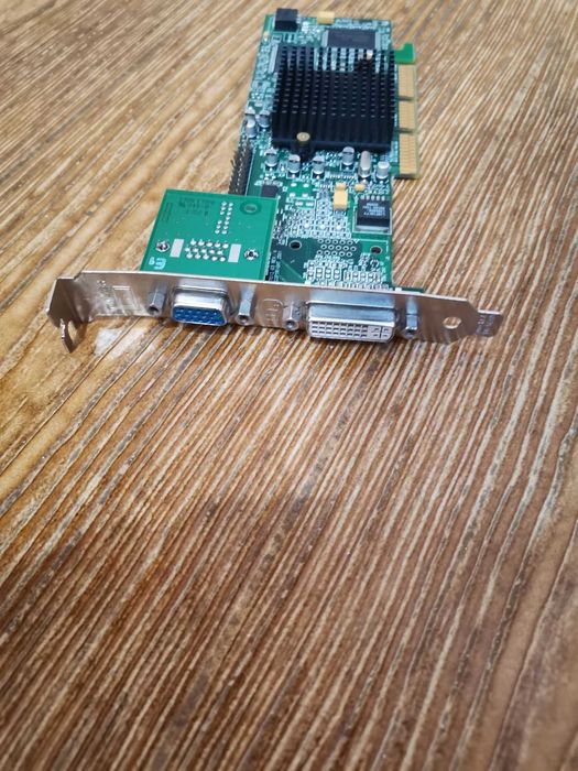 Видеокарта Matrox Millennium G550 G55+MDHA32DB 32mb AGP 4x/8x