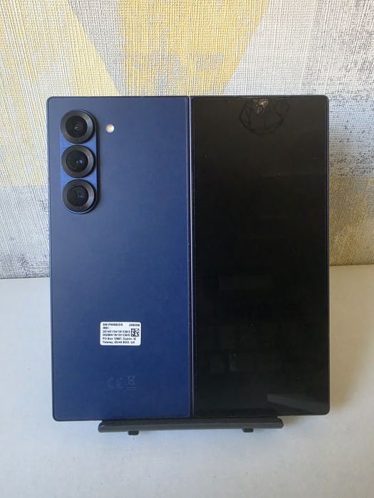 Samsung Galaxy Z Fold 6