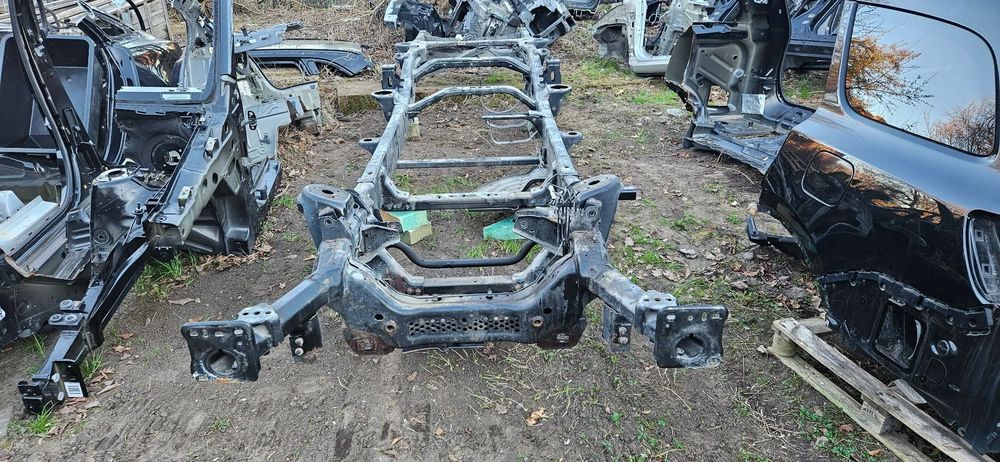 RAM 1500 V 5 2019- 4X4 5.7 HEMI QUAD CAB 1,5 Big Horn Rama samonośna Podwozie Poduszka ramy Osłona zbiornika Obudowa 52029964ac Przewód hamulcowy pompy ABS Instalacja ramy Wiązka kable Ucho Hak przedni Mocowanie 68323651AA 68323650AA