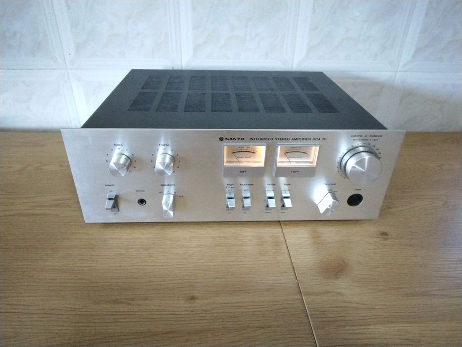 Amplificador integrado Sanyo Dca 311