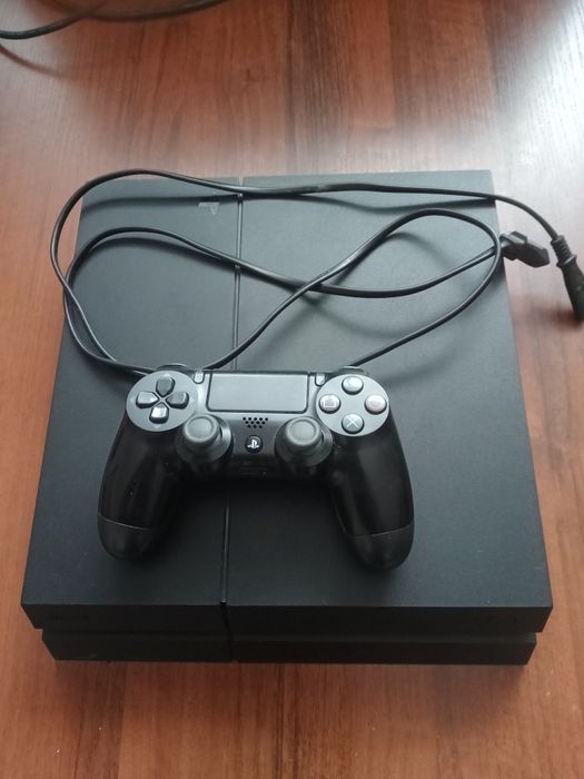 Konsola PS4 świetny stan