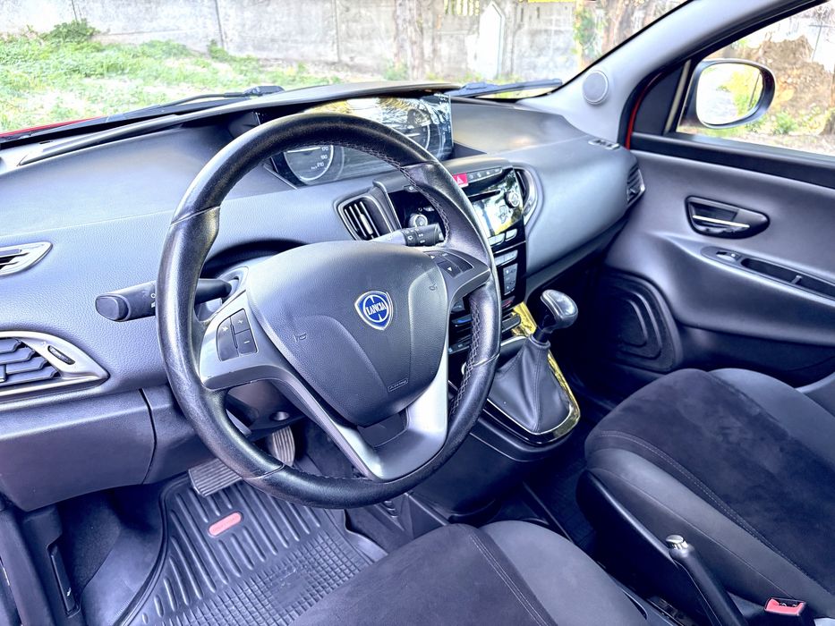 Lancia Ypsilon 2012