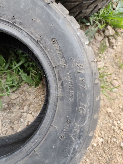 Pneus de moto 4 e pneus de 4x4