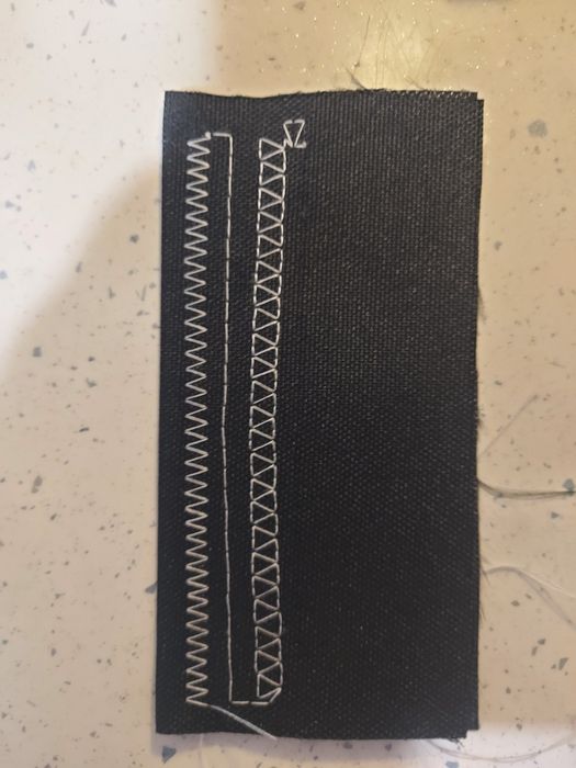 Швейная машинка НОВАЯ.Швейна машина