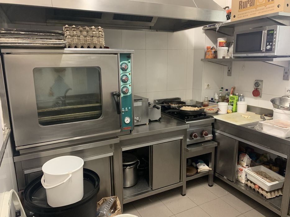 Cafe snack bar equipado