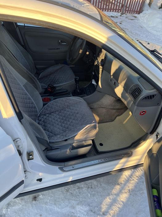 Volvo v40 1.6 benzin 1998p