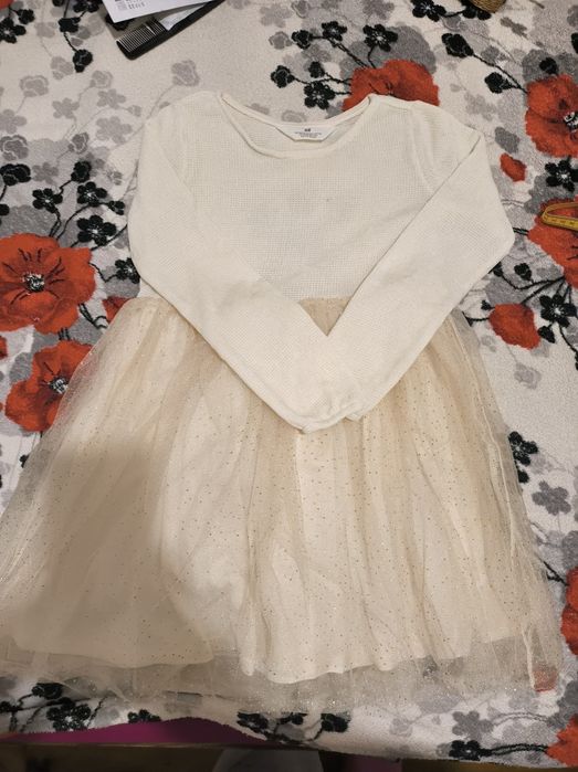 Чарівне святкове платтячко