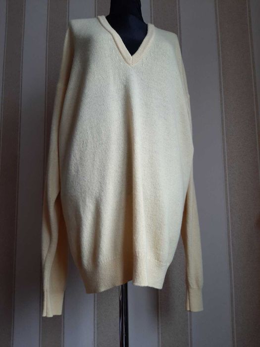 Светр  теплий, натуральна вовна.