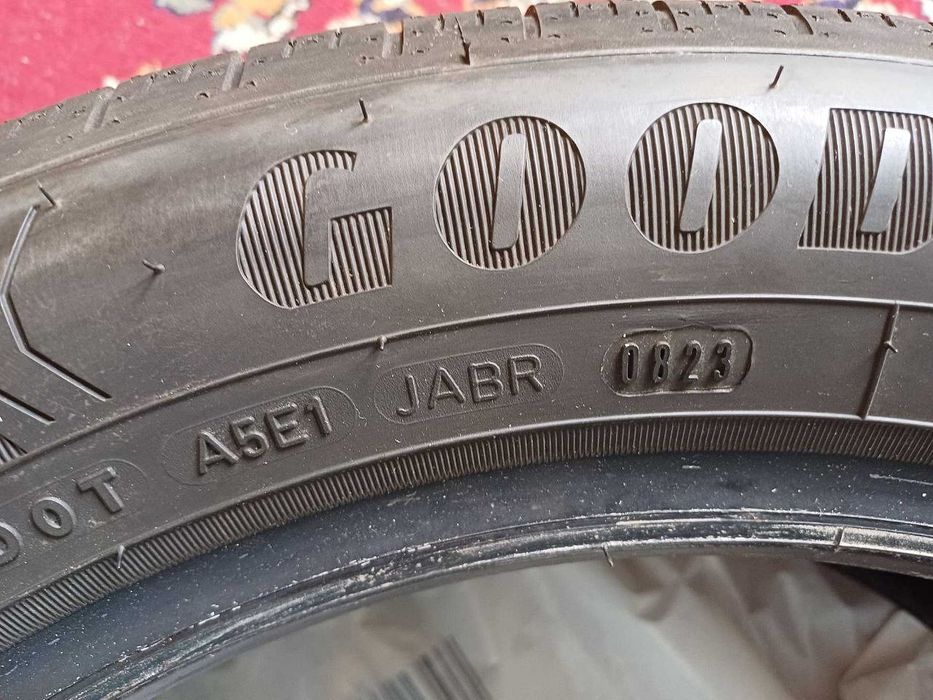 Комплект летних шин Goodyear 205/55 R17