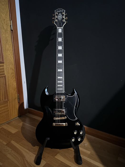 Guitarra elétrica Epiphone SG Custom Ebony