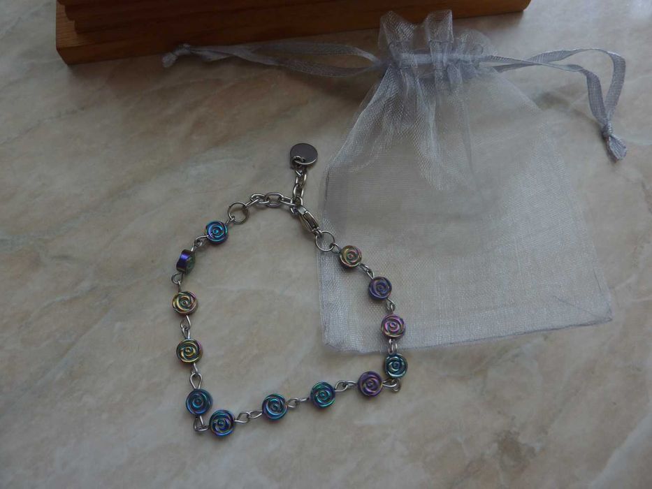 Bransoletka hematyt tęczowy różyczki stal prezent święta dla niej