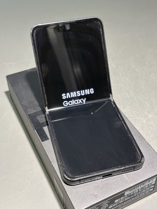 Samsung flip 4 uszkodzony ekran