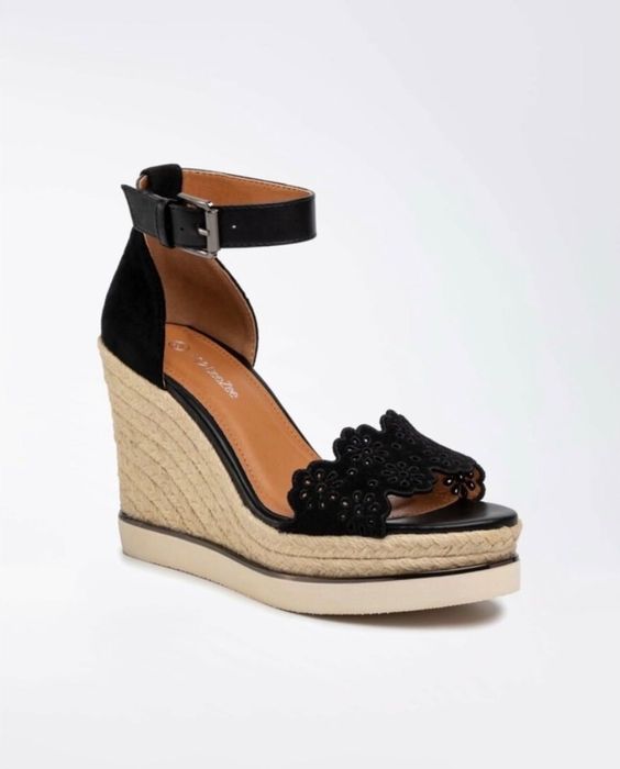 Czarne koturny DeeZee Roz.37