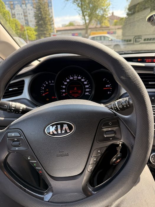 Kia Ceed 1,6 Crdi/128 kM