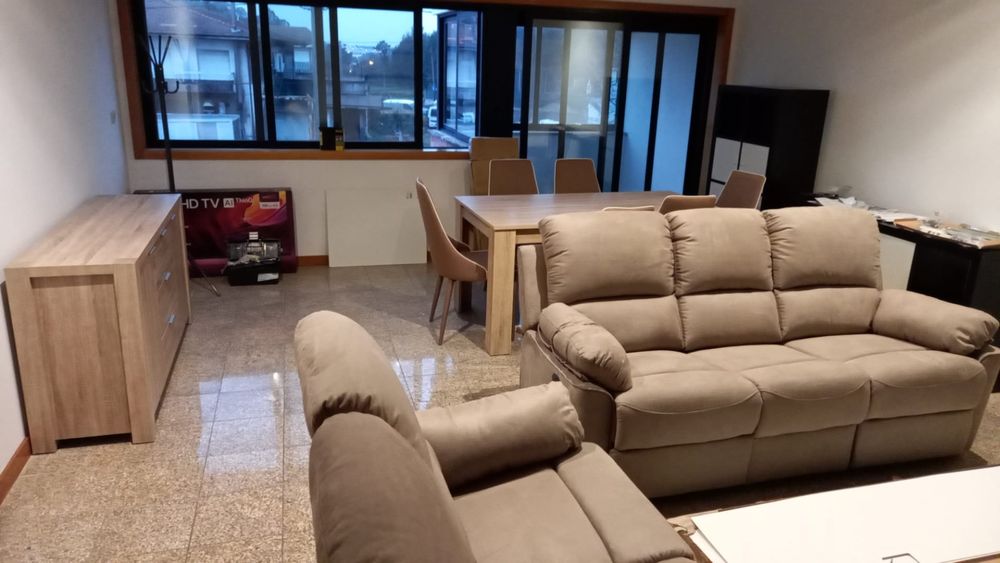 2 sofas 2+3 lugares reclinaveis ainda em garantia