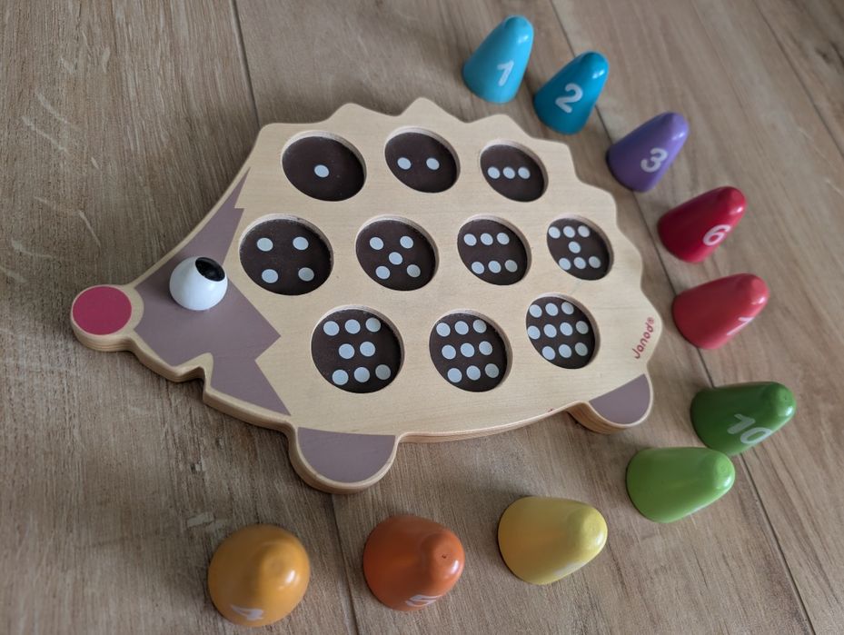 Drewniany jeż Janod cyferki