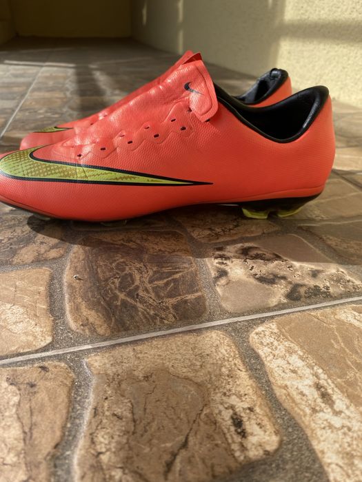 Взуття для футболу