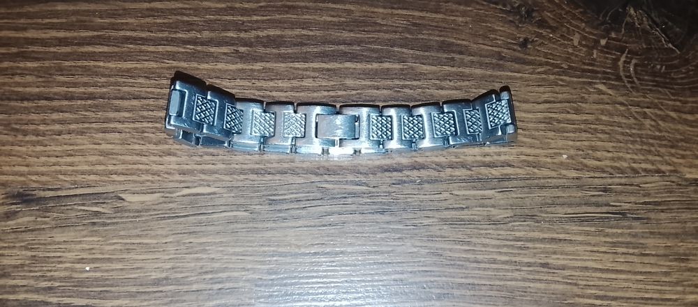 браслет лакост Lacoste