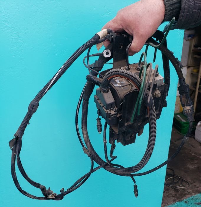 Блок ABS  BOSCH Renault Kangoo