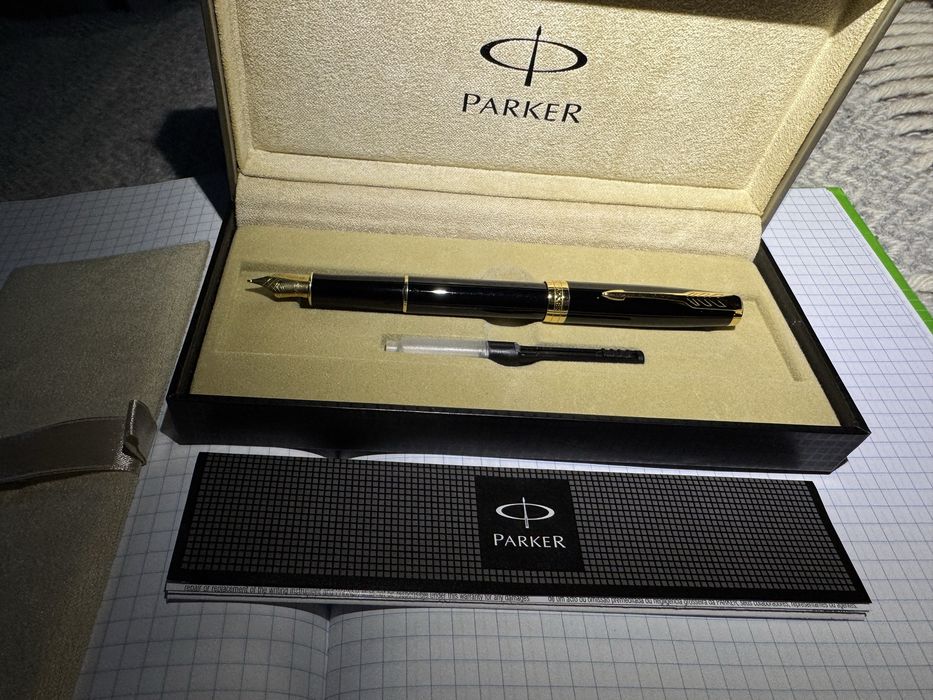 В гарному стані пірьєва позолочена Parker Sonet