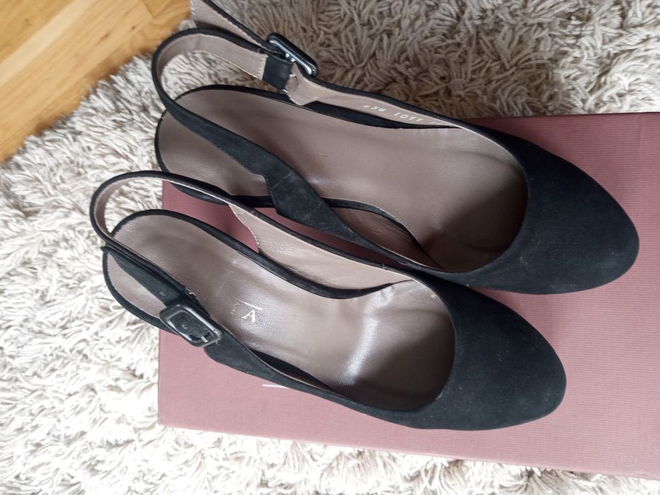 Buty rylko 36.5  zamszowe