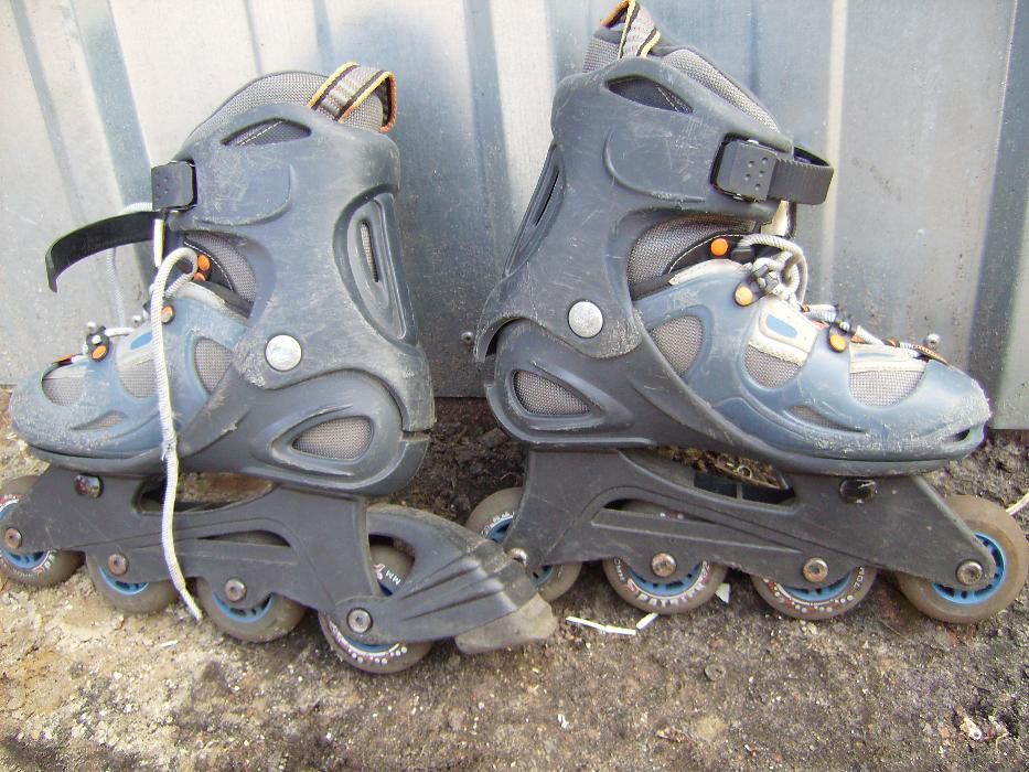 Ролики с наколенниками - 310 грн.