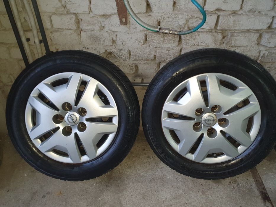 Felgi stalowe +kołpaki +opony ,Opel insignii, rozstaw śrub 5x120 ,67.1