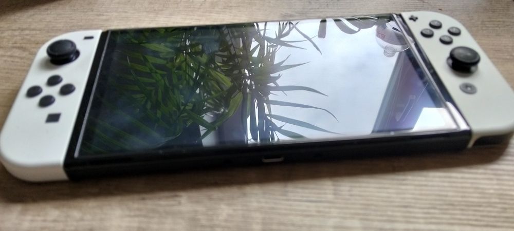 Nintendo switch oled white