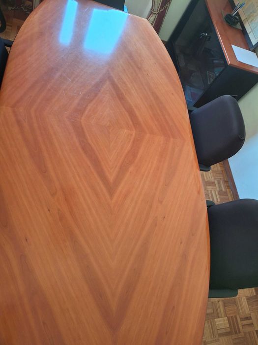 Mesa de Reuniões em Cerejeira+Móvel