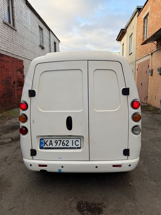 Продам гарну машину