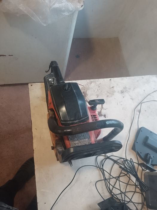 Бензопила під запчастини або під ремонт