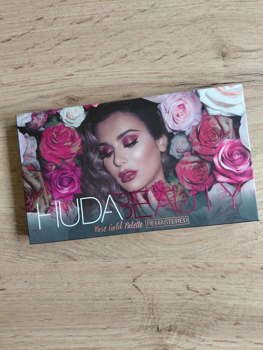 Huda Beauty paletka