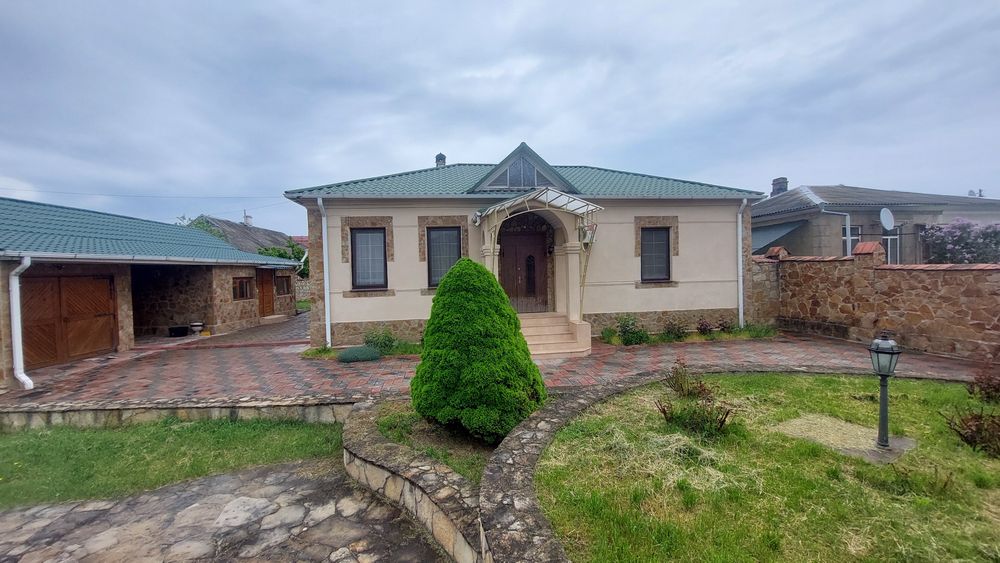 Продам будинок. Вул.Грушевського,27.