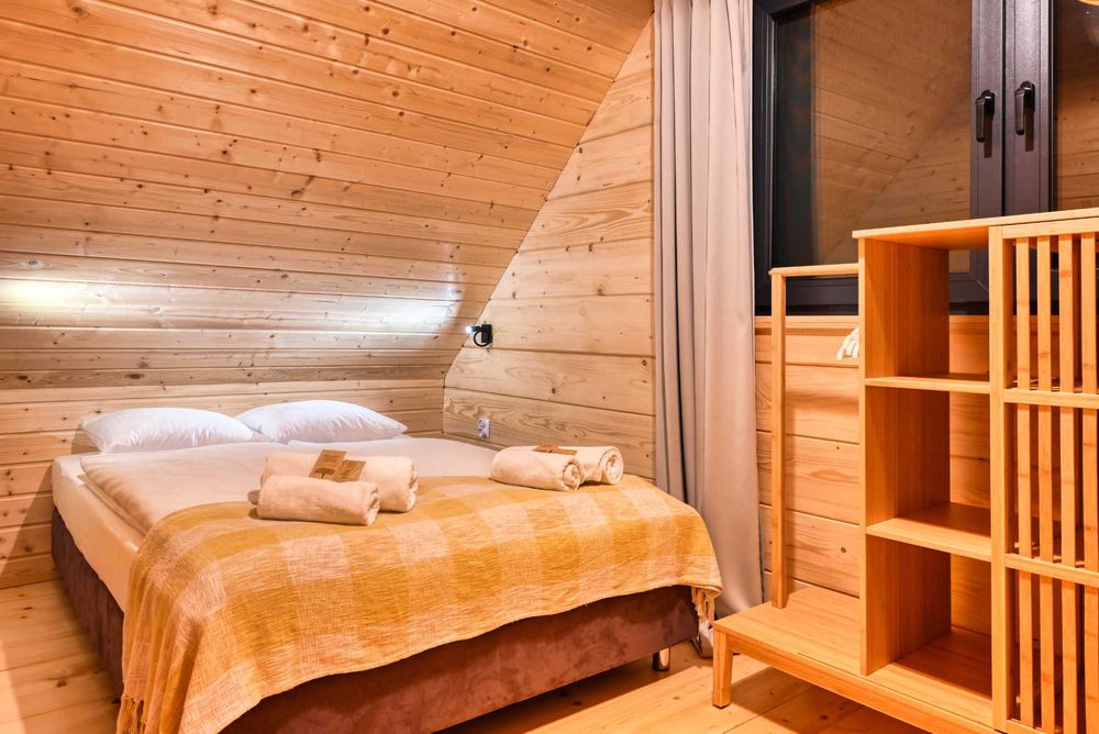 Domki Klimatyzowane, balia z jacuzzi .