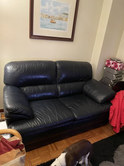 Sofa em pele azul escuro Chateux D’ax