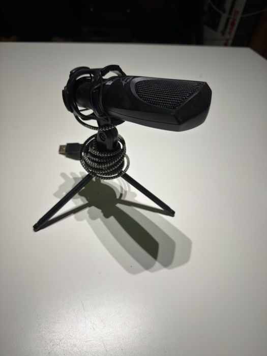 Microfone USB Trust Gaming GXT 232 Mantis (Com Tripé e Aranha)