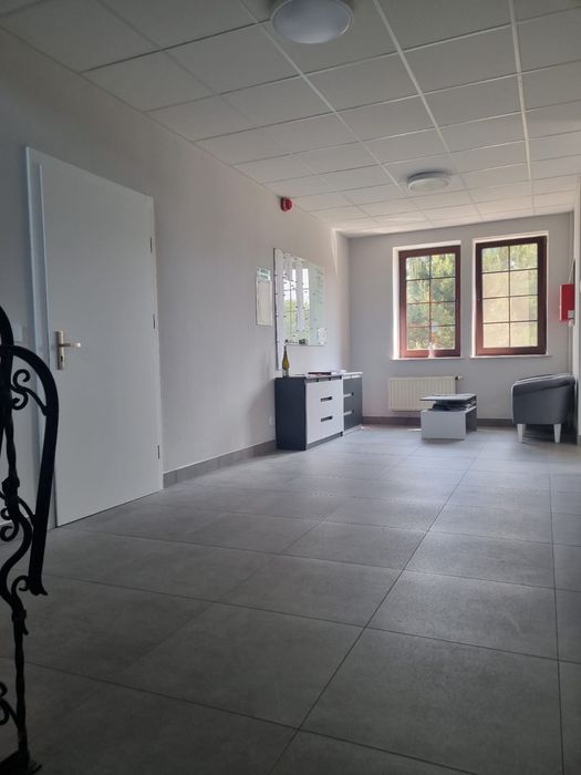 REMONT - Usługi wykończeniowe, malarskie, stolarskie. Meble Biurowe