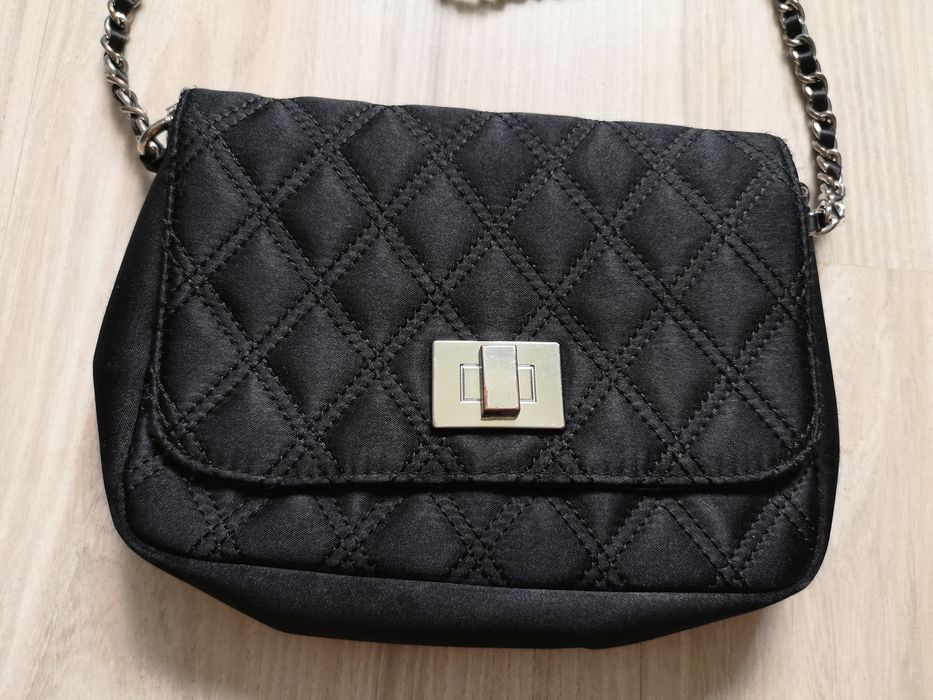 Czarna mini elegancka torebka