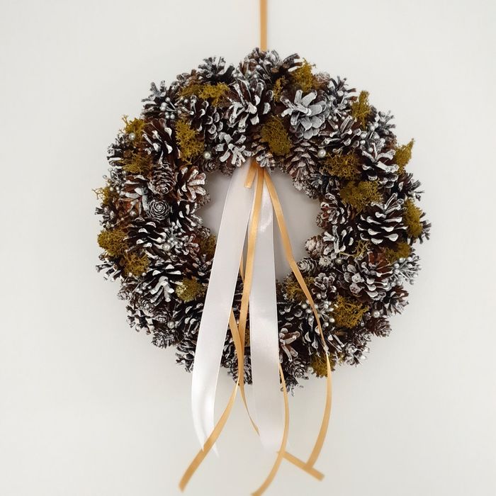 Wianek świąteczny o średnicy ok. 31cm