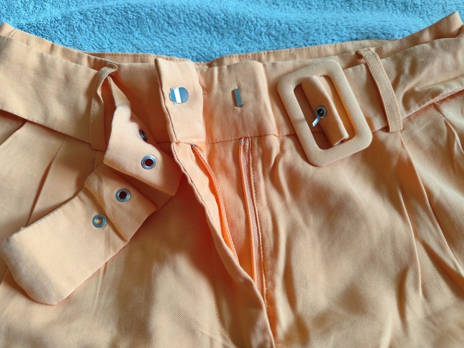 Spodenki Amisu r. 38, jak nowe