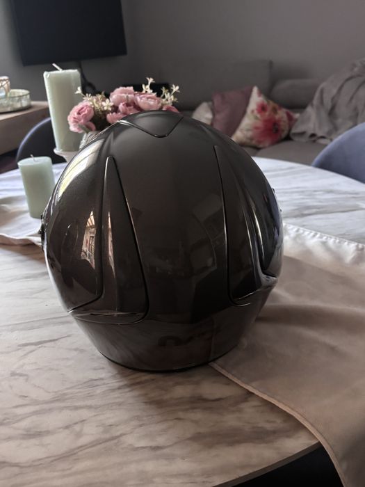 Capacete cinzento da nau