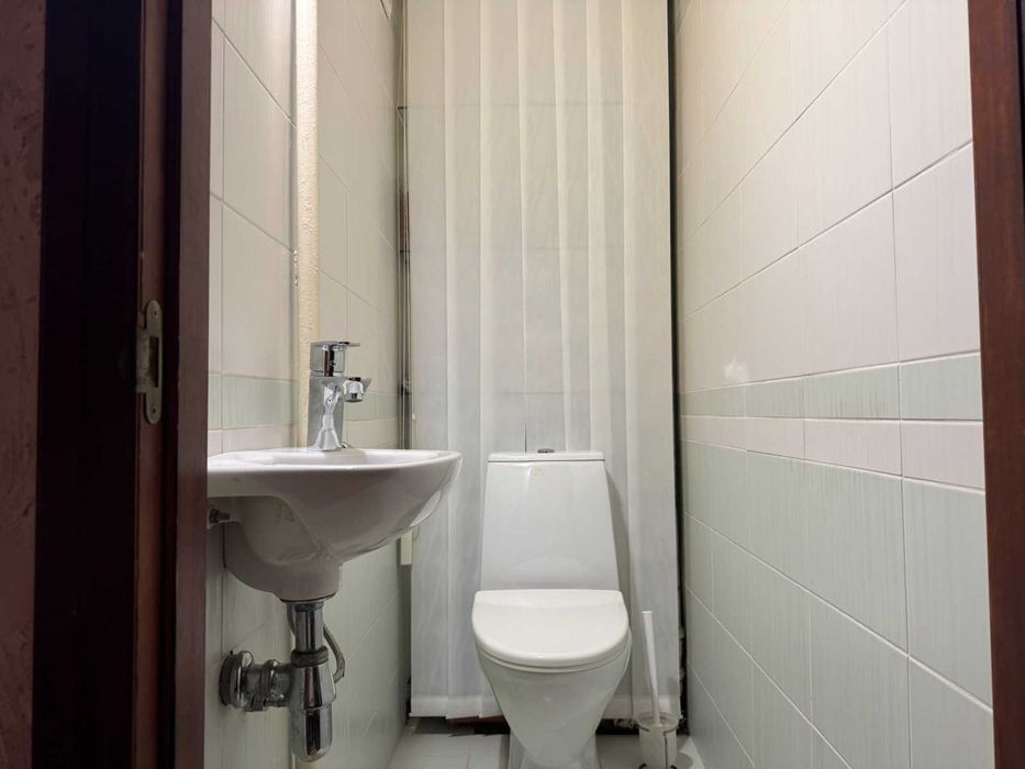 Продаю 3 кім. 9/10 П. Центр Митниця В.Великого 49 диз.ремонт. меблі.