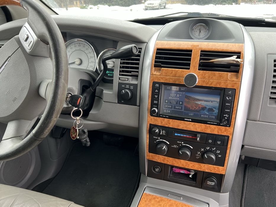 Chrysler Aspen рамный полный привод 8мест