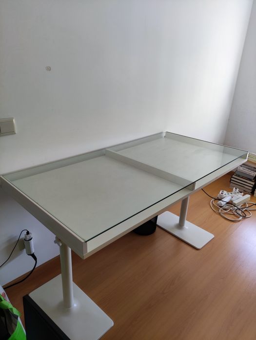 Secretária IKEA Estimada p/ desocupar